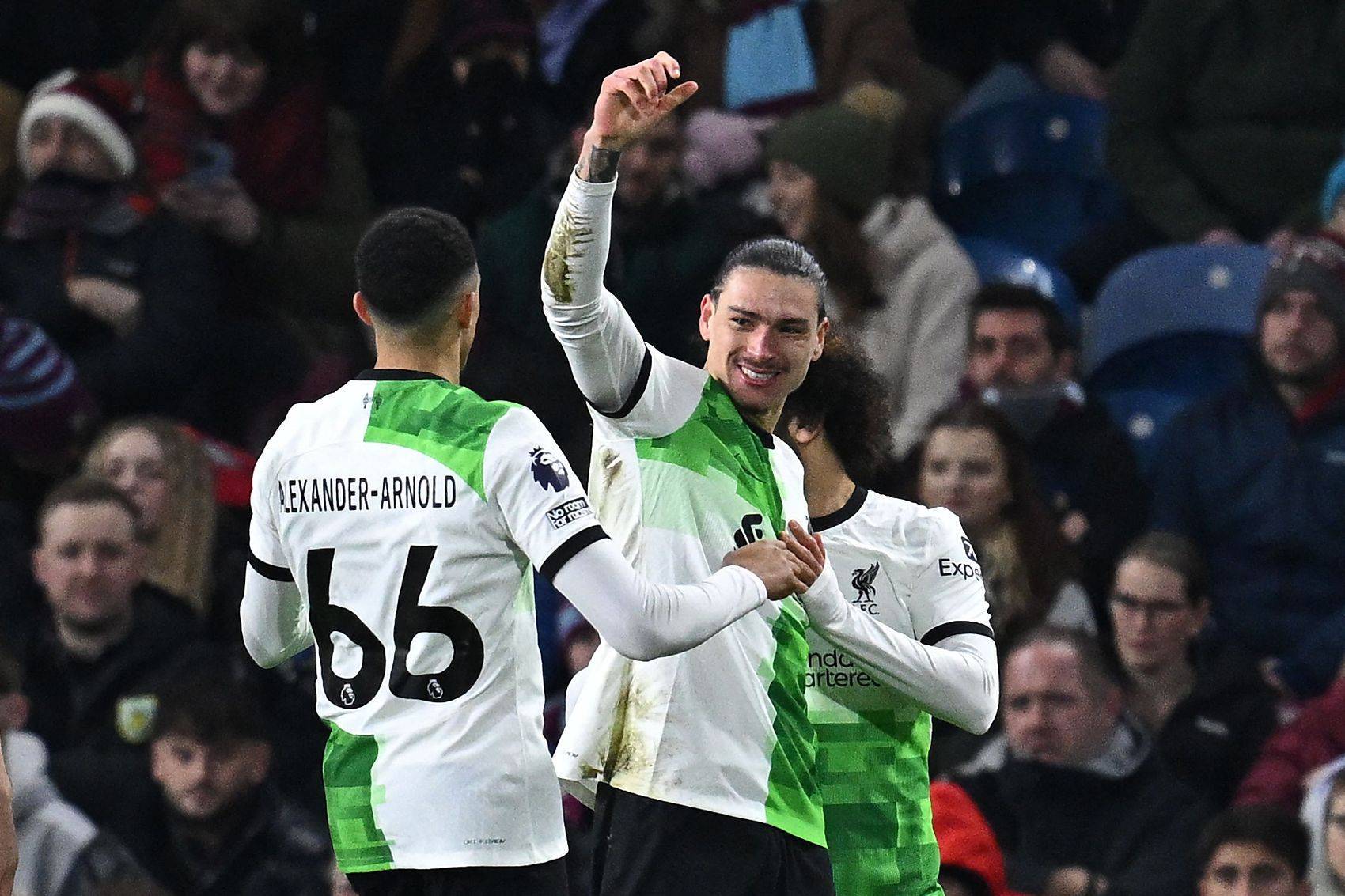 利物浦球星梅开二度,助球队胜出 利物浦球星梅开二度,助球队胜出