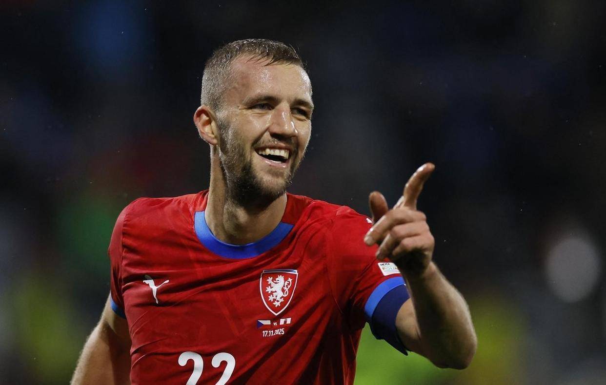 捷克队遭遇主场失利，晋级前景犹存的简单介绍