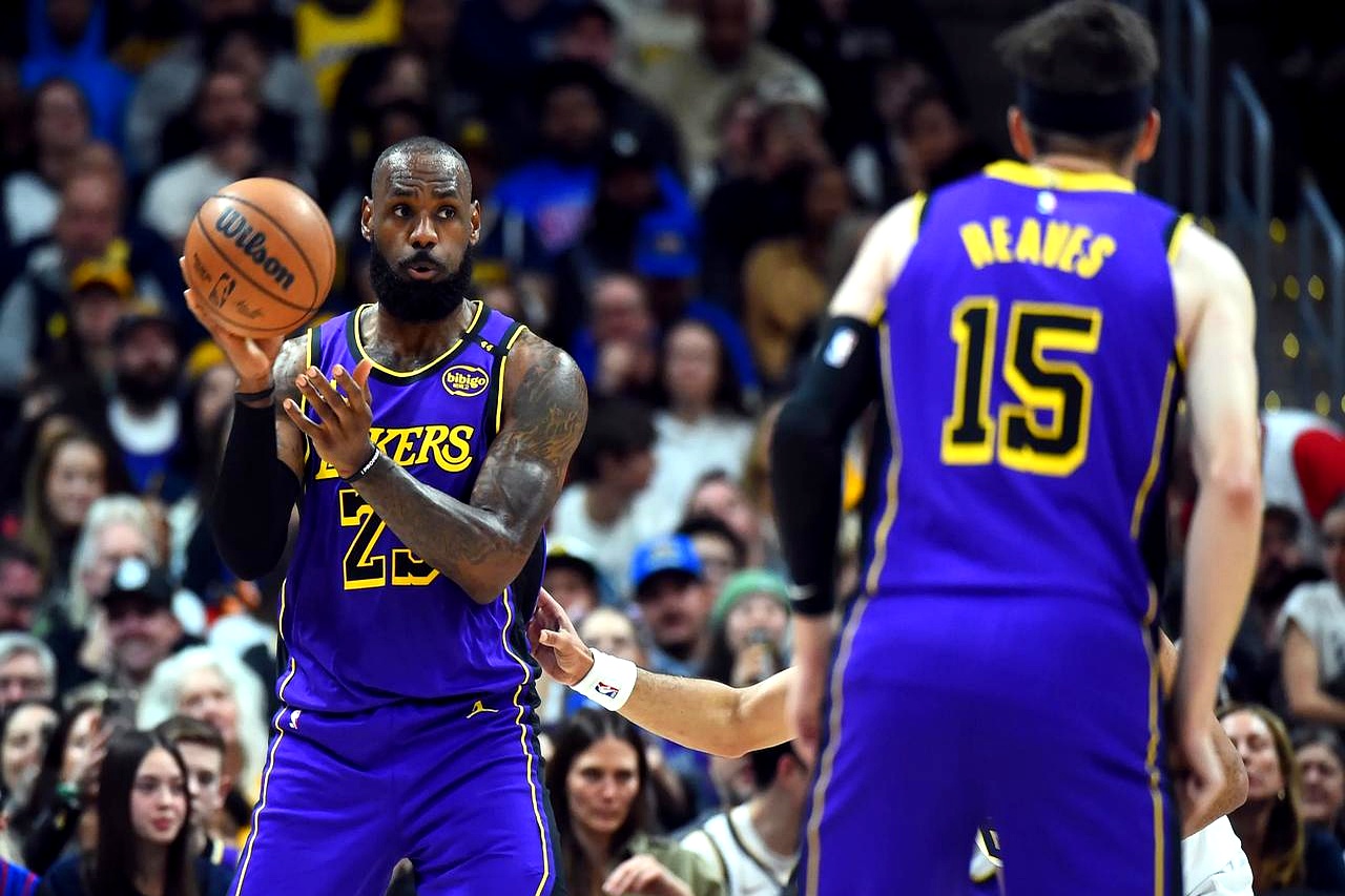 凯尔特人队主场击败湖人,豪取连胜 凯尔特人队主场击败湖人,豪取连胜