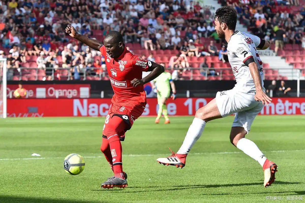 南特客场击败尼姆,取得联赛胜利!