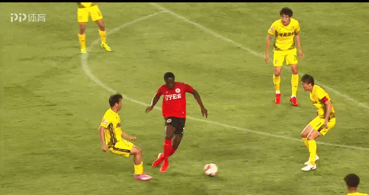 绿城力克重庆,继续保持不败势头 绿城力克重庆,继续保持不败势头