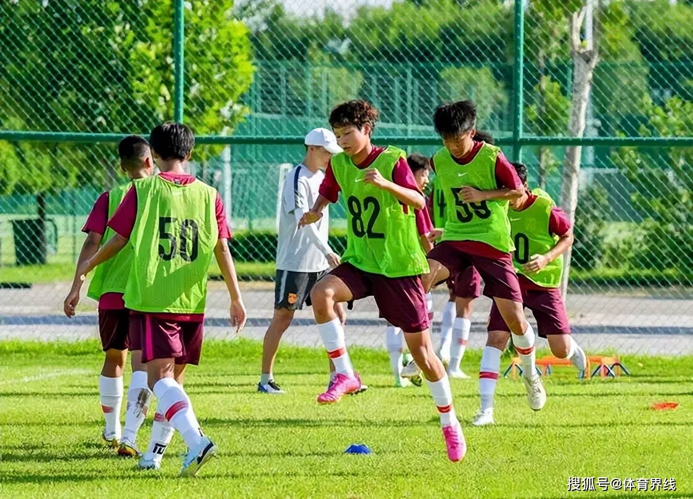 现代足球技术在赛场上得到完美展示的简单介绍 现代足球技术在赛场上得到完美展示的简单介绍