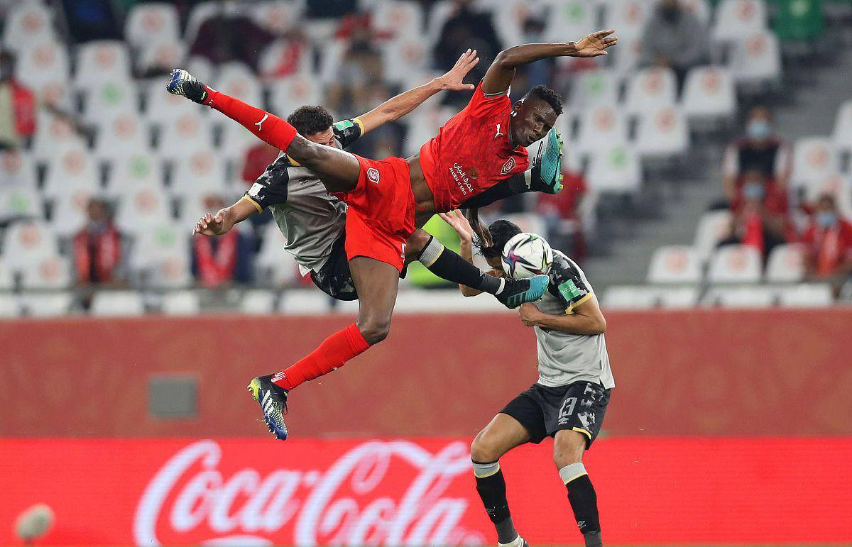 包含利物浦准备迎战那不勒斯的强劲冲击的词条