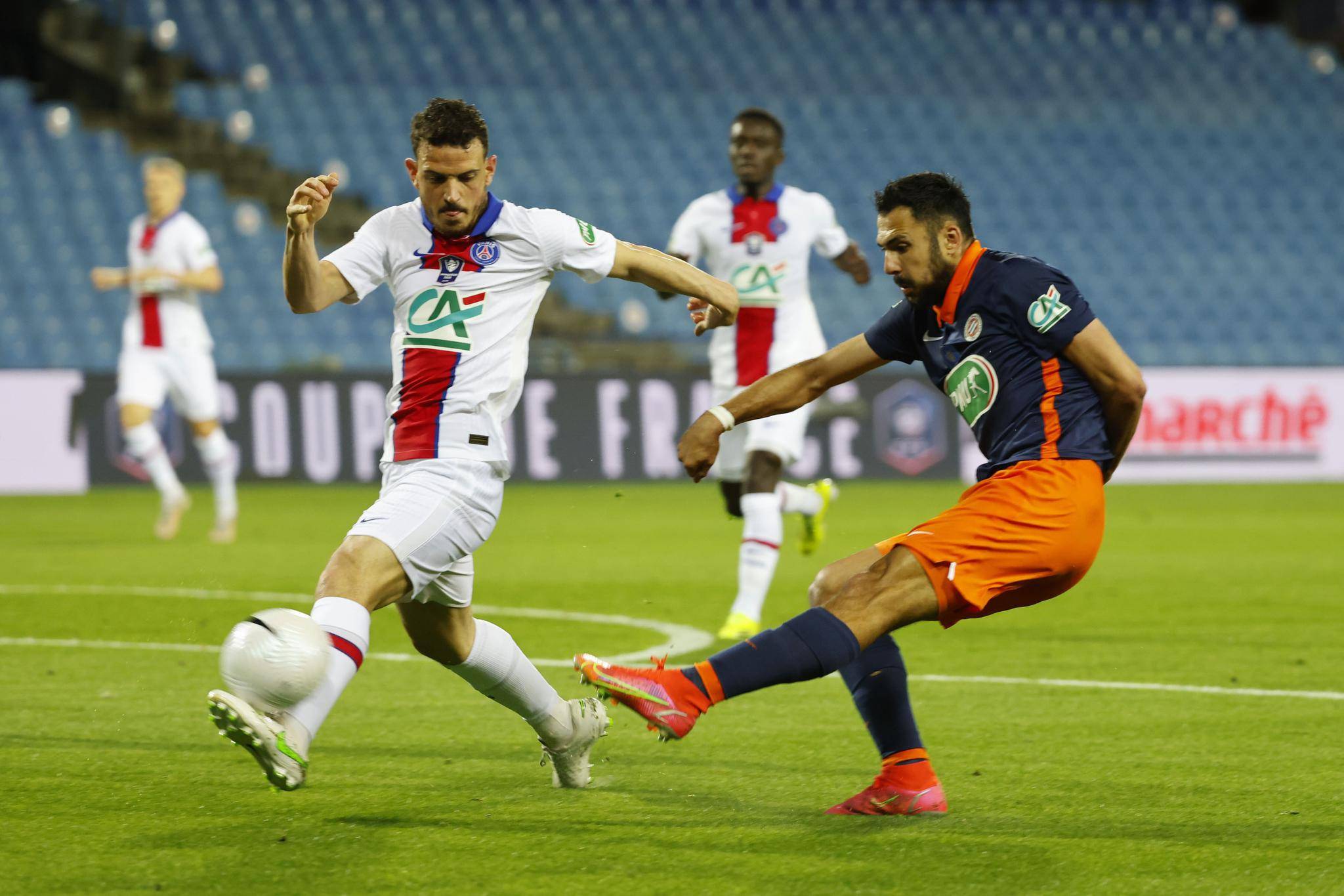 包含波兰大胜比利时，惊险晋级欧洲杯四强的词条