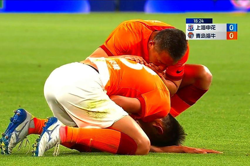 关于精彩足球对决中的情感碰撞让人热泪盈眶的信息