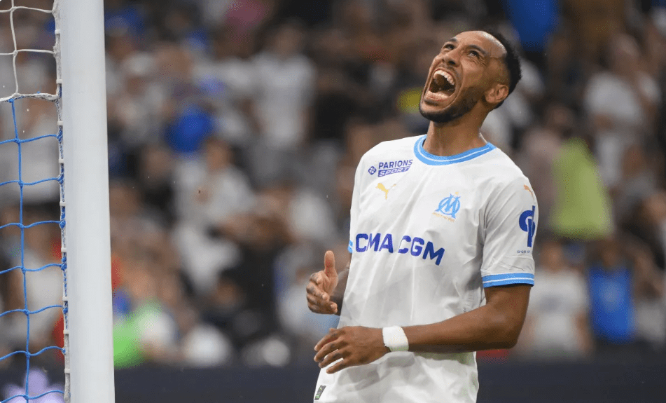 包含阿贾克斯表现抢眼,球队成绩蒸蒸日上的词条