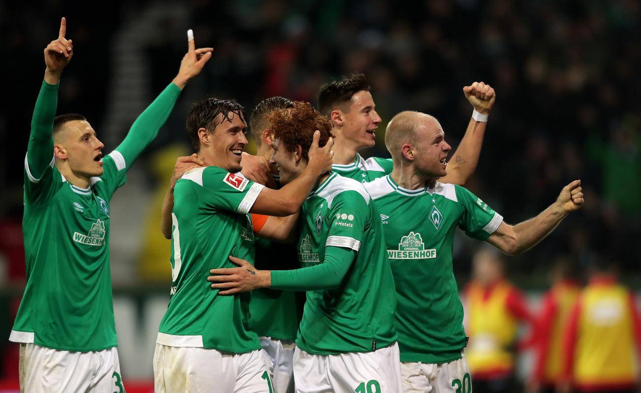 法兰克福客场击败对手，积极追赶领先