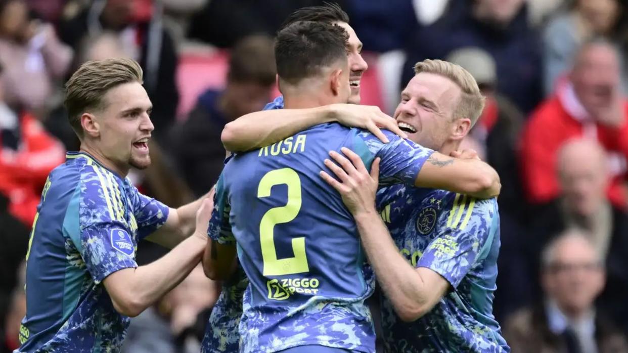 包含阿贾克斯连胜追平荷甲榜首,连胜引关注的词条 包含阿贾克斯连胜追平荷甲榜首,连胜引关注的词条