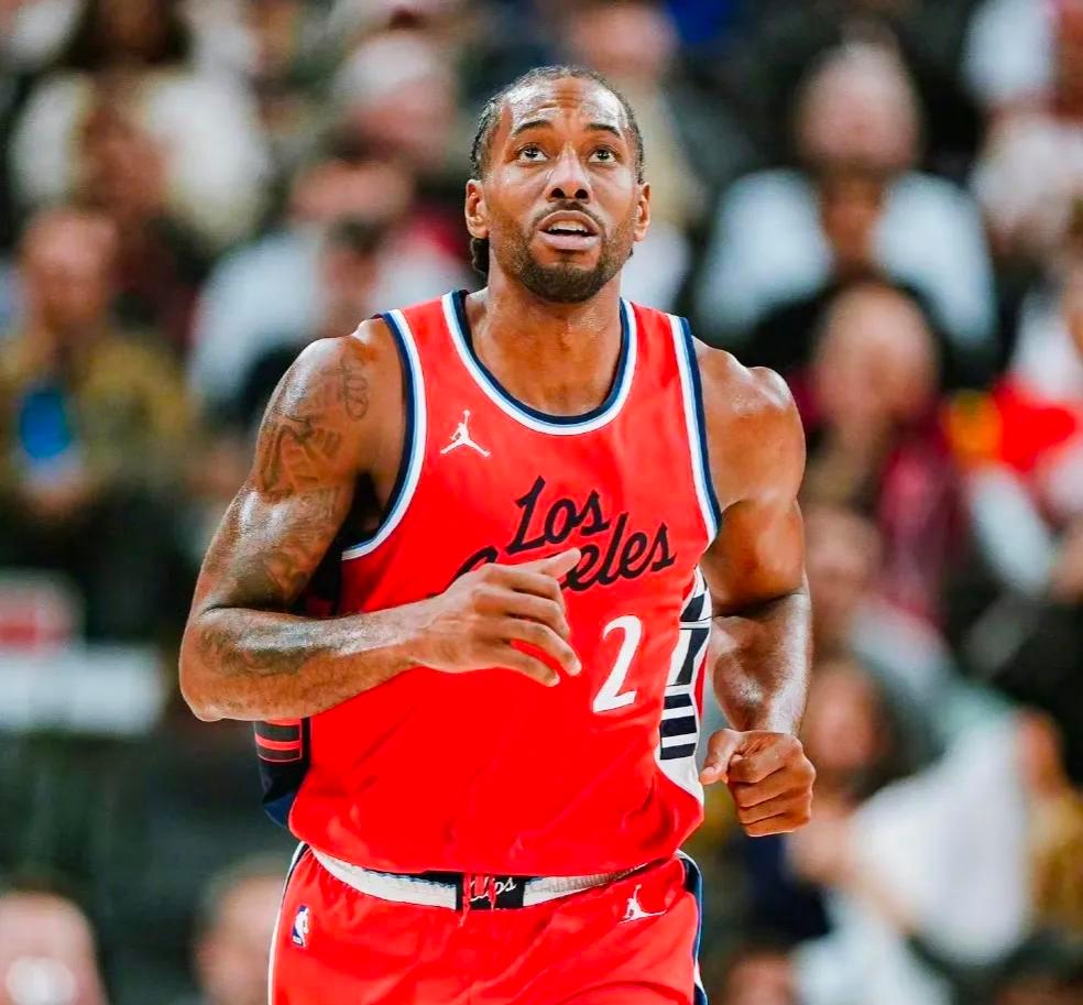 雄鹿队绝地反击,逆转战胜快船队