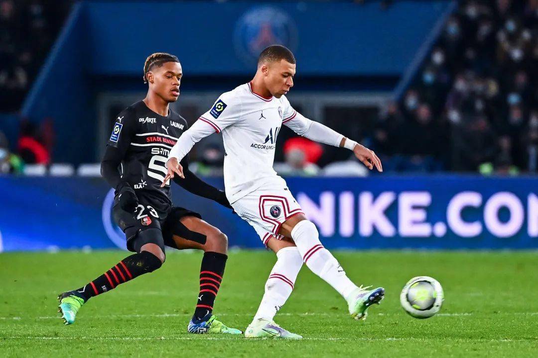 巴黎达成四连胜,豪取法甲榜首位置