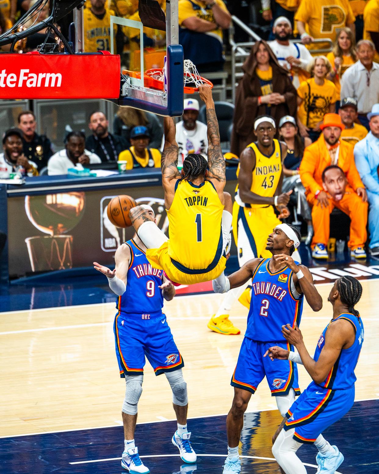 关于热火主场大胜马刺，稳固东部前四的信息