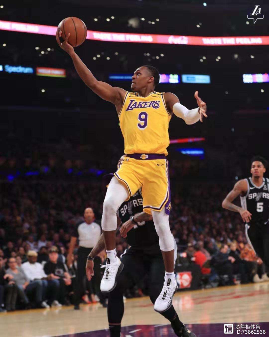 湖人队兵败!低级错误连连,被黄蜂队反杀的简单介绍