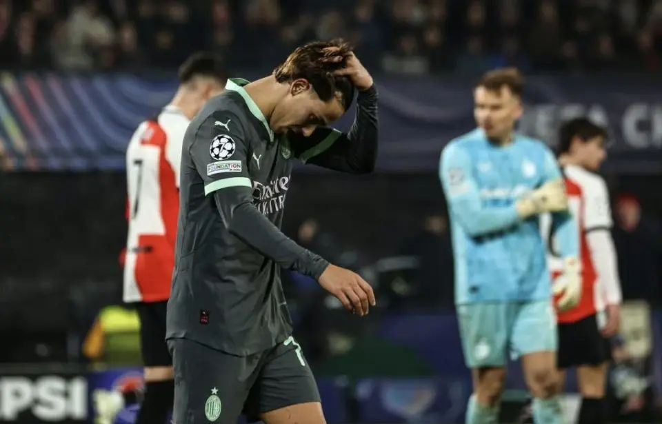 足球明星突然宣布退役，球迷震惊沉痛的简单介绍