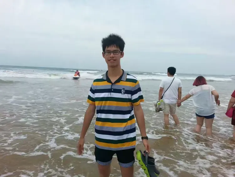 关于新加坡球员坚定信念，不惧竞争追梦向前的信息