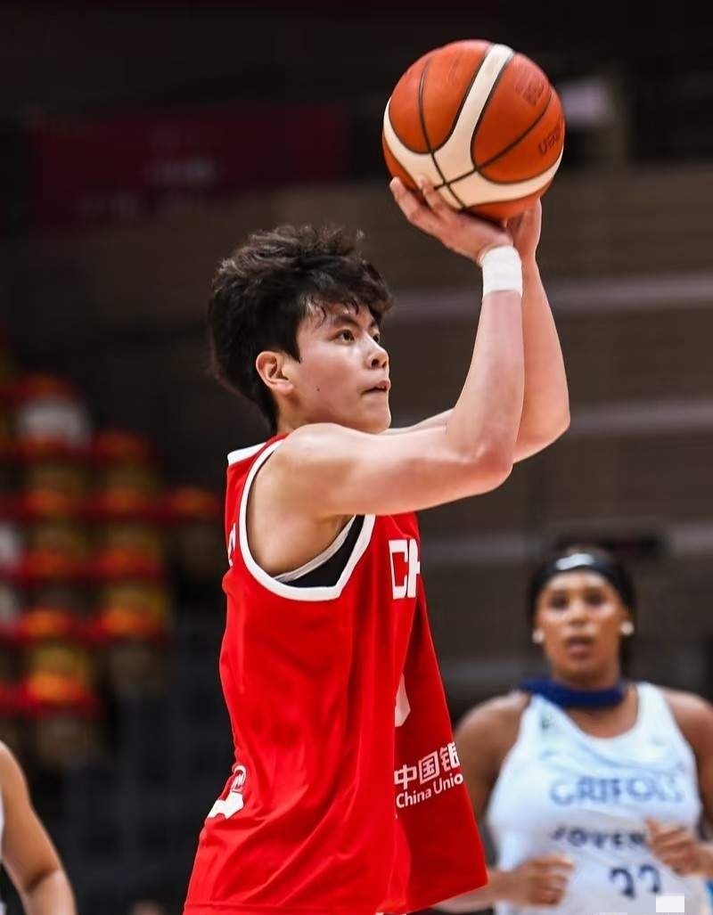 队员个人表现出色，比赛中成为关键人物