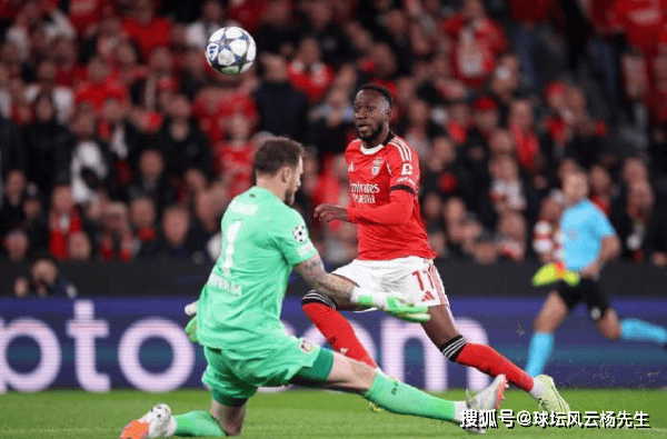 勒沃库森球队遭遇连败，球迷质疑主帅战术的简单介绍