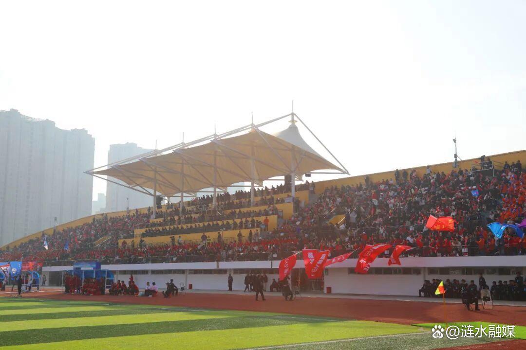 重庆队主场告捷，实力稳健发挥完美的简单介绍