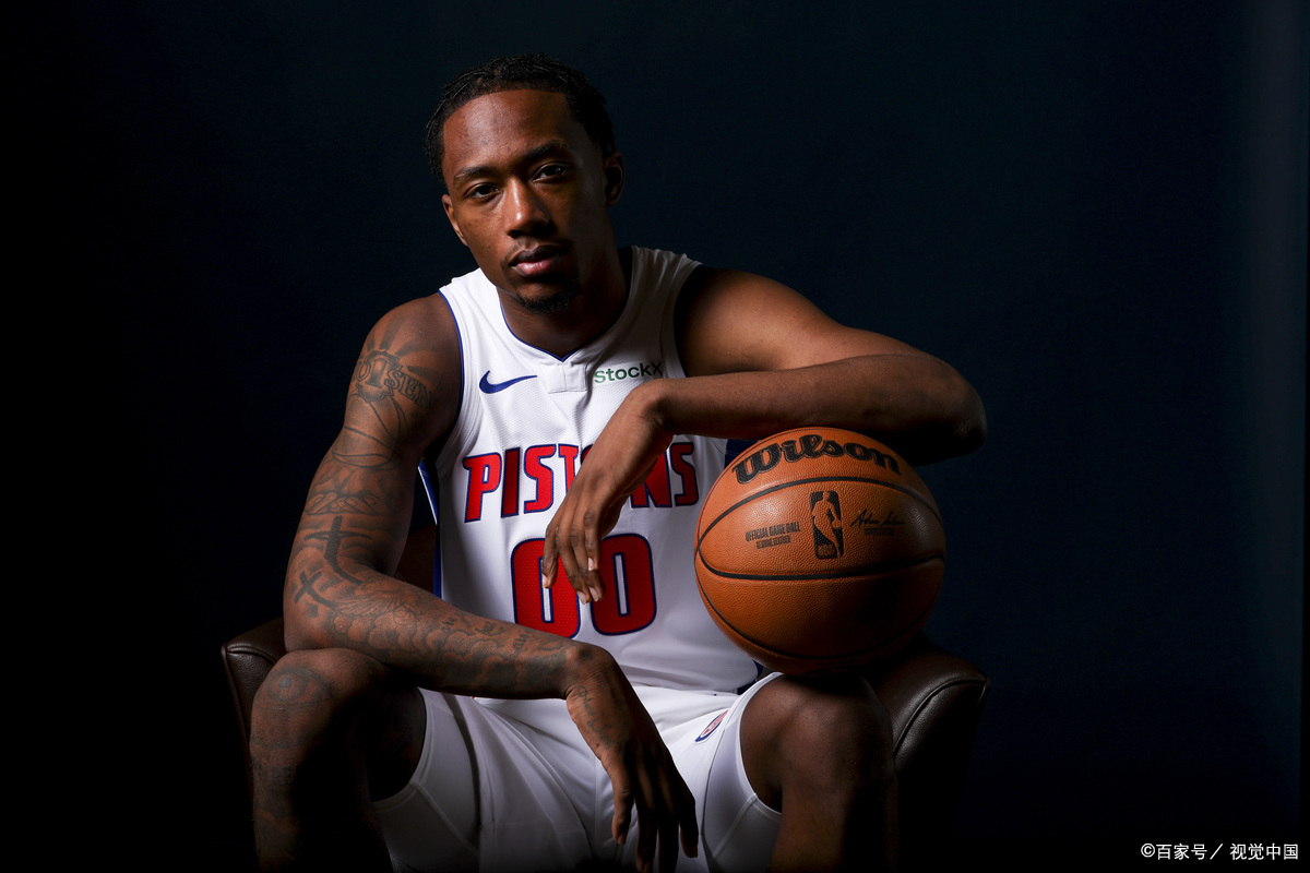 精彩绝伦的篮球战，球员表现令人惊艳！