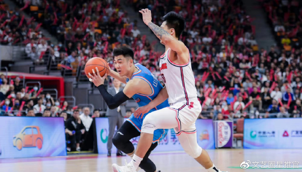 外线空位三分稳稳命中，助队夺冠的简单介绍