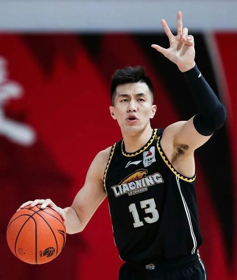 郭艾伦砍下35分，带领球队晋级半决赛