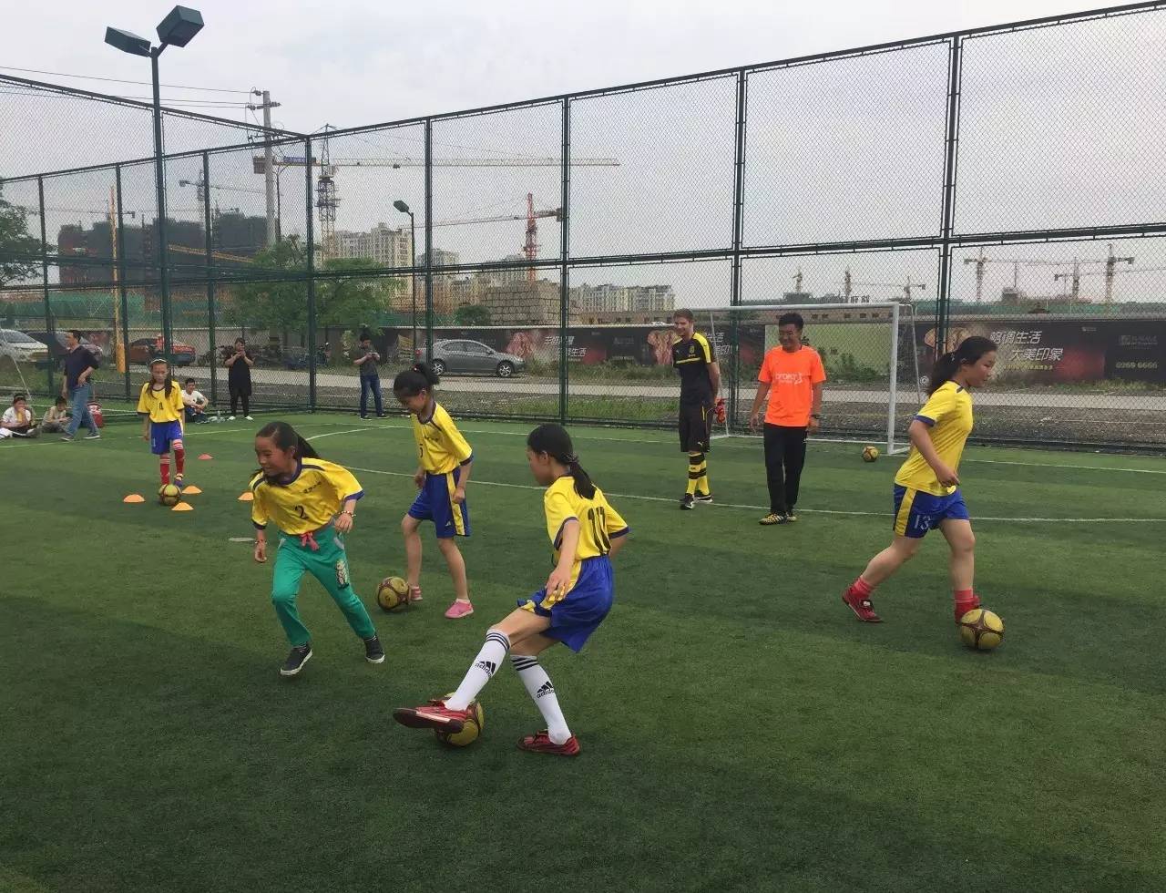 多特蒙德青训学院展开新一期选拔的简单介绍 多特蒙德青训学院展开新一期选拔的简单介绍