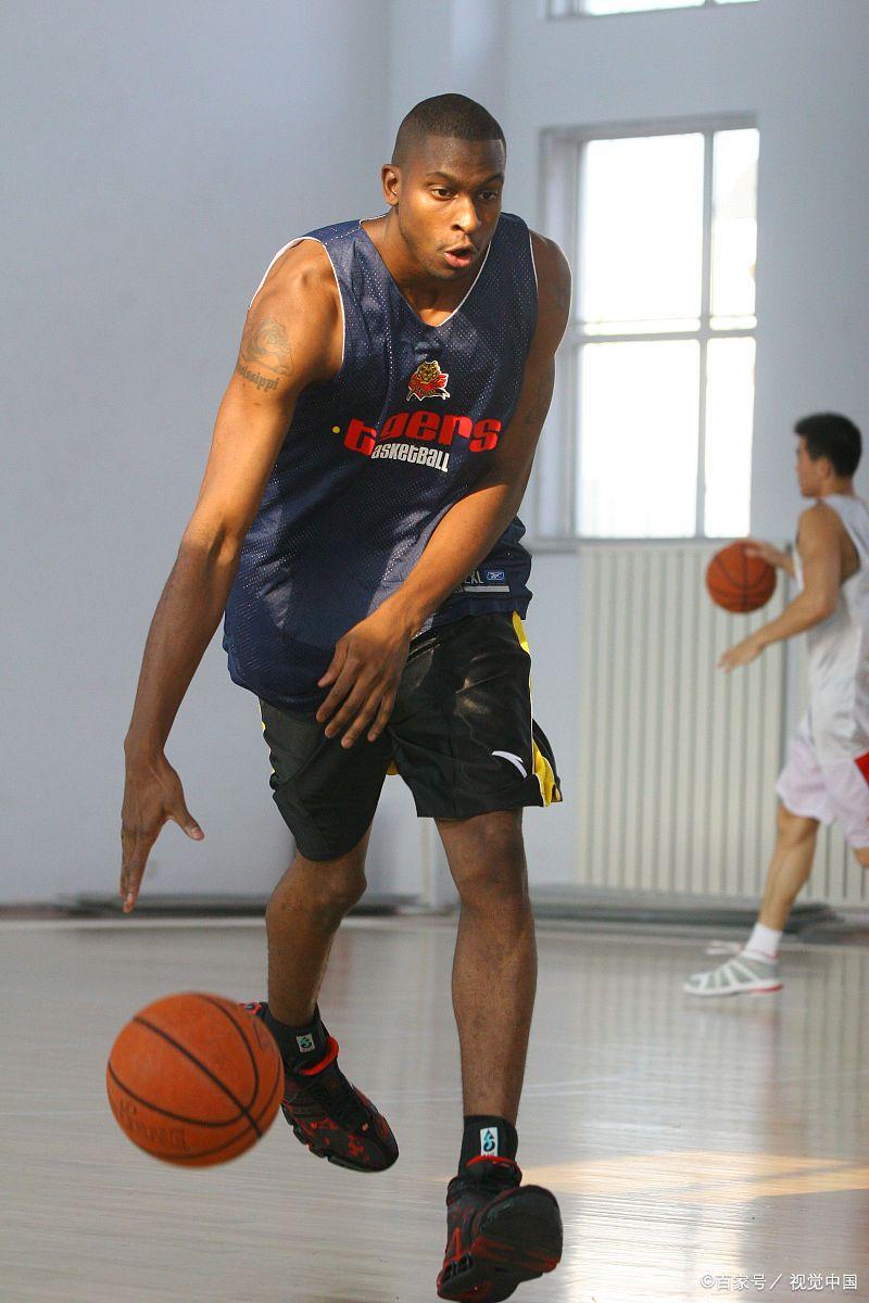 关于76人关键时刻爆发强势逆转，逆袭掘金夺胜的信息