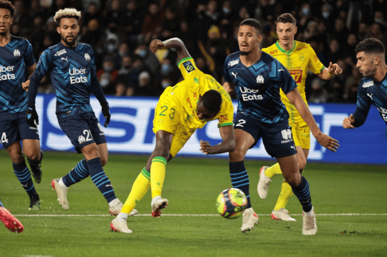 雷恩队成功主场击败对手，继续稳居积分榜前列的简单介绍