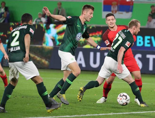 关于狼堡球员状态低迷,主帅为备战做调整的信息 关于狼堡球员状态低迷,主帅为备战做调整的信息