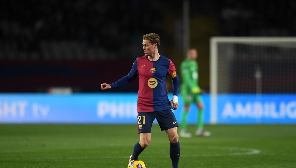 包含巴萨主场取胜，德容传射助球队拿下关键胜利的词条