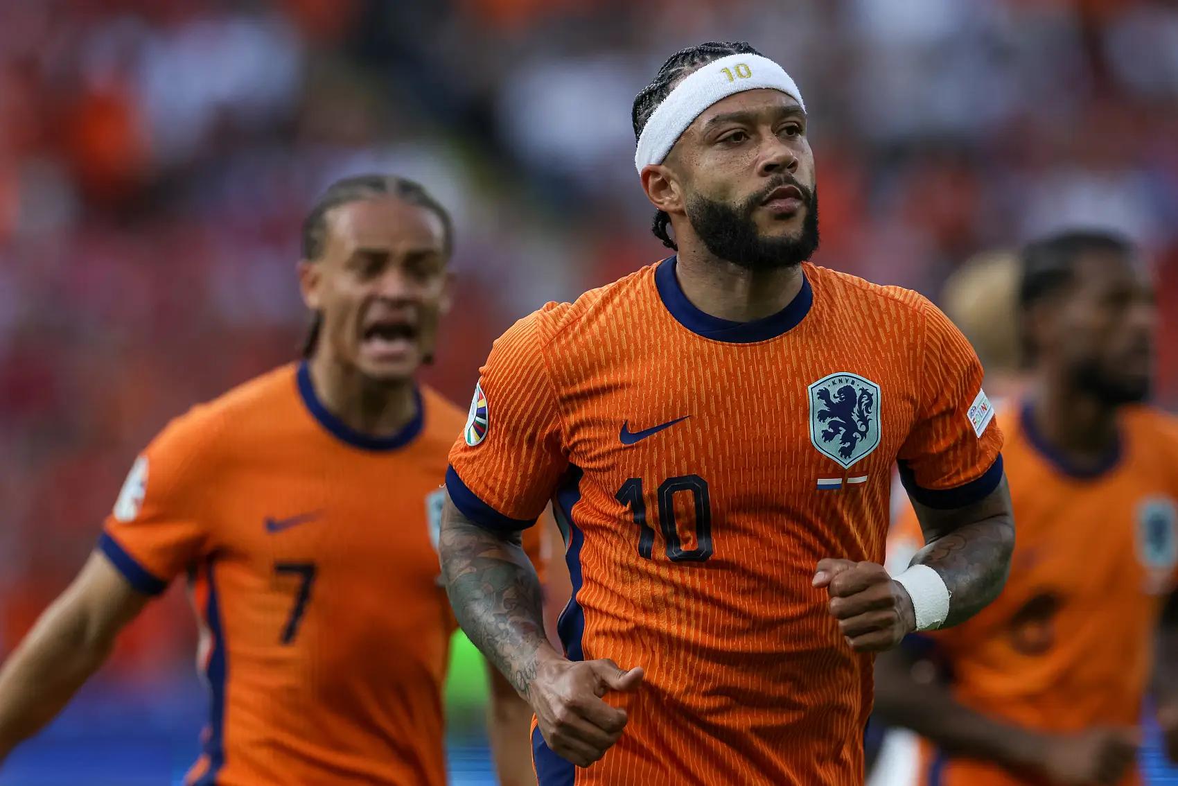 包含荷兰中场控球稳健,助球队跻身欧洲杯四强的词条 包含荷兰中场控球稳健,助球队跻身欧洲杯四强的词条