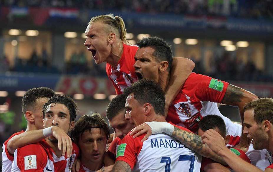 关于复赛首日，弗吉尼亚步行者队取得开门红胜利的信息