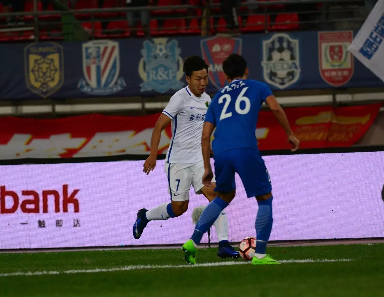 包含建业客场力克对手，豪取三分奖励的词条